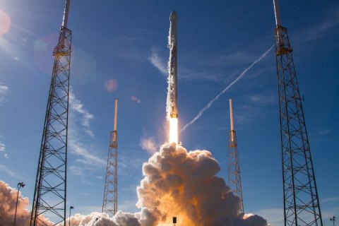 SpaceX відклала запуск українського супутника на січень, – Шмигаль