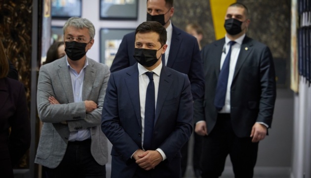 Зеленский посетил в Одессе художественный музей и ознакомился с планом его реставрации