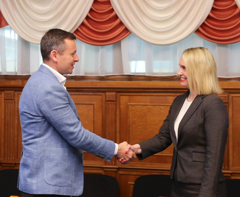 Україна отримала від США мільярд доларів прямої підтримки (фото)