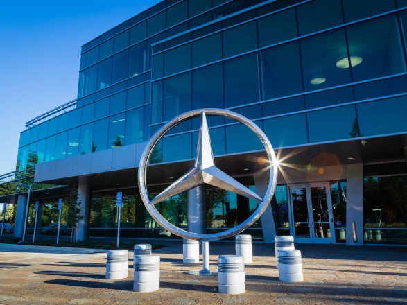 Mercedes отзывает почти миллион автомобилей из-за неисправности торможения