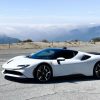 К 2030 году Ferrari будет выпускать 80% гибридных и полностью электрических автомобилей