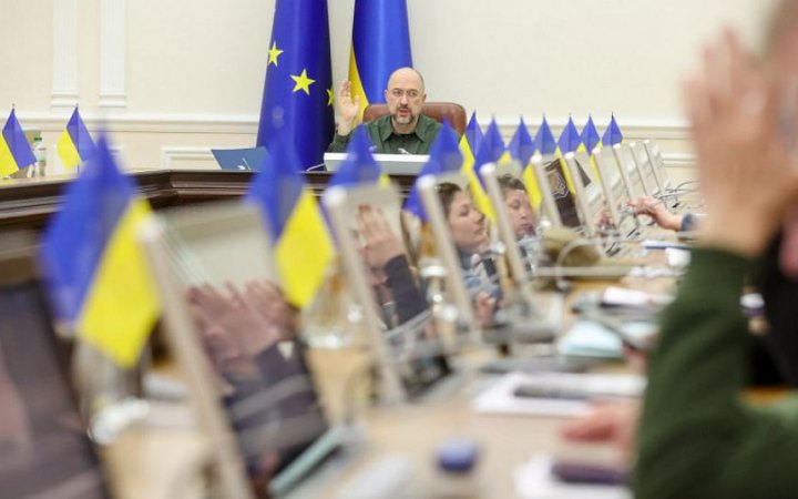 Уряд хоче запровадити розмитнення авто через “Дію” і скасувати податки на автомобілі з електродвигунами, – Шмигаль
