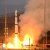 Китай запустил в космос три новых спутника