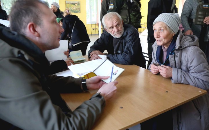 На деокупованих територіях Харківщини жителям почали виплачувати по 1200 грн, – Верещук