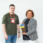 Компания Apple получила “Награду мира”, которую учредил Зеленский