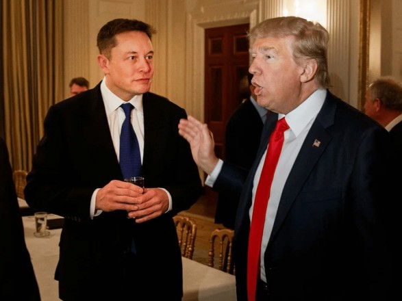 Илон Маск создал опрос в Twitter по разблокированию Трампа