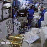 Китайские космонавты вошли в корабль “Тяньчжоу-5”