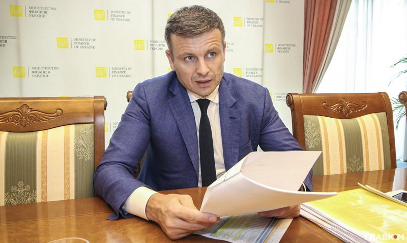 Життя на паузі: як українці та бізнес живуть без світла