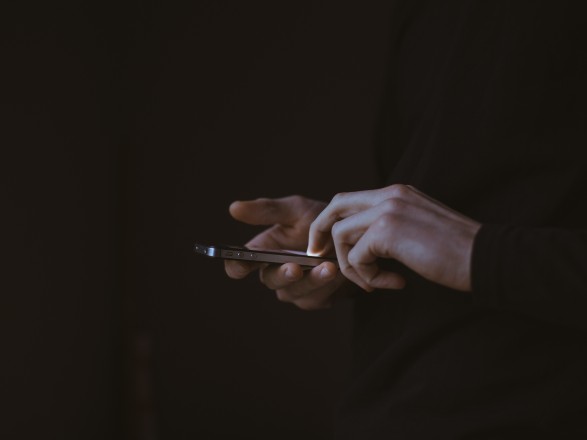 Как самостоятельно удалить вирус с телефона: Госспецсвязи дало советы