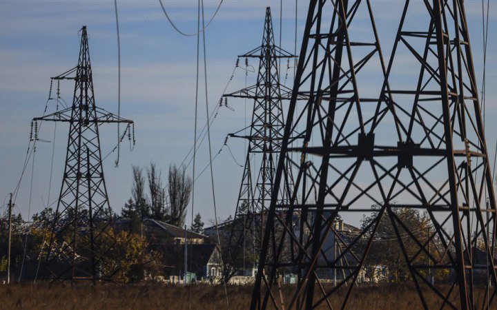 В Україну доставили першу партію аварійно-ремонтного обладнання від США