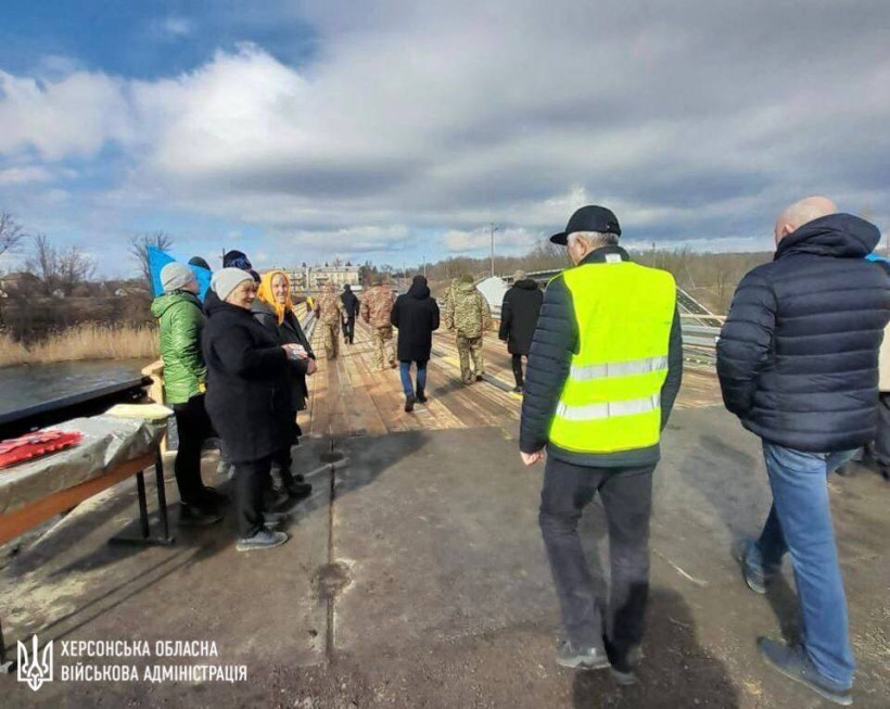 На Херсонщині облаштували тимчасовий міст через річку Інгулець (фото)