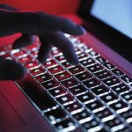 США предлагают 10 млн долларов за информацию о российском хакере