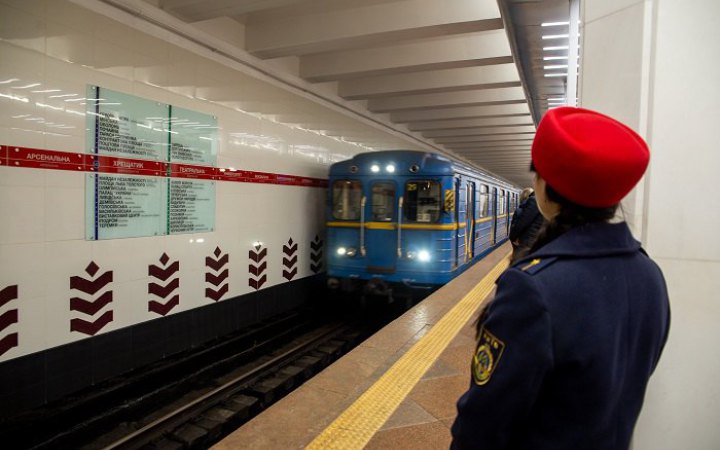 Київське метро отримало ще шість вагонів з Польщі (відео)