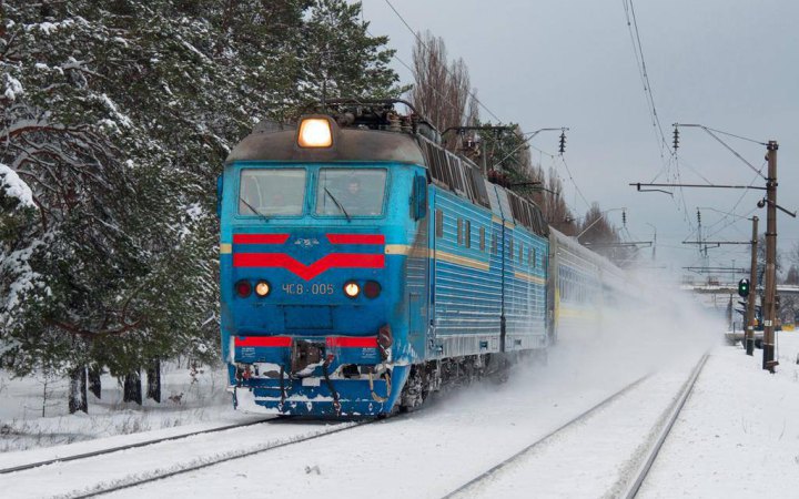 Укрзалізниця до зимових свят відкрила продаж на чергову низку поїздів до Карпат