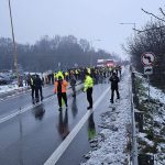 Майже тисяча вантажівок стоять у черзі через блокування кордону словацькими перевізниками