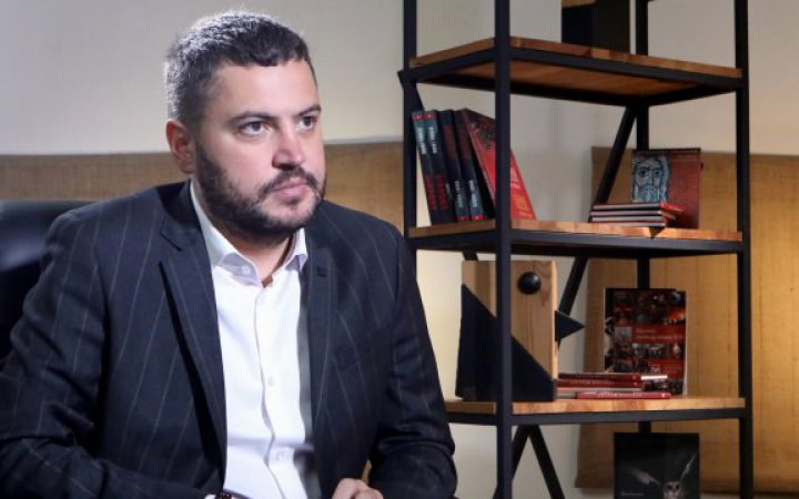 “Слідство.Інфо”: сім’я бізнес-партнера Єрмака позичила у росіян гроші, щоб купити будинок у США (відео)