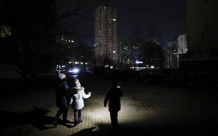 “Укренерго” оприлюднило новий графік відключення світла на 14 грудня