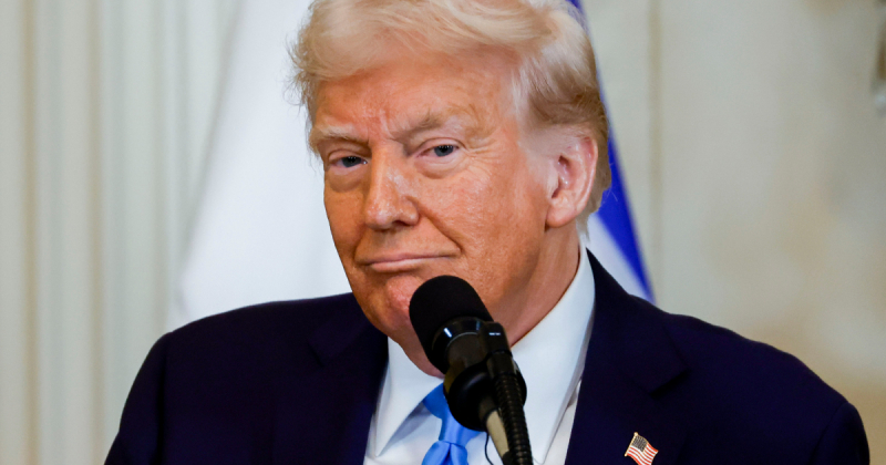 «Обговоримо території та електростанції». Трамп заявив, що поговорить з Путіним 18 березня (доповнено)