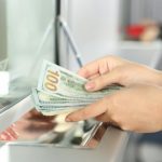 Чи чекати зростання долара в Україні наступного тижня: прогноз від банкіра