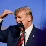 Фондовий ринок США стрімко падає через дії Трампа, – Bloomberg