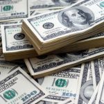 Грошове джерело “всихає”. Чому українці зменшують перекази в Україну