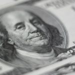 Курс валют на вечір 25 березня: долар на міжбанку подешевшав на 8 копійок