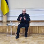 Майбутнє без допомоги США: уряд не хоче відмовлятись від популізму