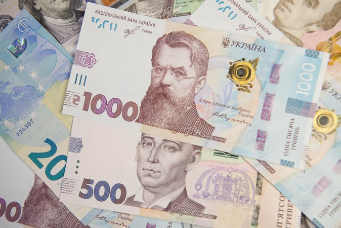 Офіційний курс: Нацбанк зміцнив гривню на 3 копійки