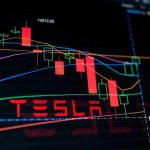 Падіння акцій Tesla вдвічі принесло $16 мільярдів прибутку інвесторам, які грали на пониження