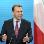 Сікорський: Угорщина знову блокує переговори щодо вступу України до ЄС