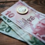 Турецька ліра обвалилася до історичного мінімуму на тлі політичної нестабільності