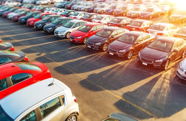 Авторинок України у першому кварталі 2025 року скоротився в усіх сегментах