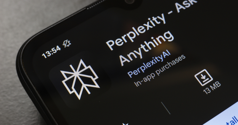 Perplexity AI хоче потрапити у смартфони Samsung і Motorola – Bloomberg