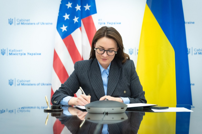 Головне за тиждень: НБУ зберіг ставку, золото оновлює максимуми