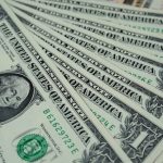 Курс валют на вечір 23 квітня: долар зріс на міжбанку на 16 копійок
