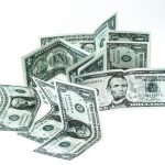 Курс валют на вечір 30 квітня: долар на міжбанку подорожчав, а євро впало