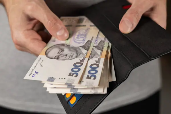 Офіційний курс: Нацбанк знизив курс гривні на 15 копійок