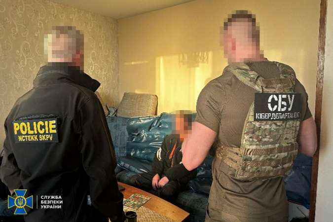 Україна та Чехія викрили хакерів, які грабували банківські рахунки та криптогаманці в ЄС і США