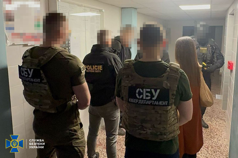 Україна та Чехія викрили хакерів, які грабували банківські рахунки та криптогаманці в ЄС і США