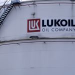 ЄС готує санкції проти «Сургутнефтегаза» і дубайської «дочки» «Лукойла». Bloomberg дізнався деталі 17-го пакета