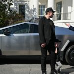 Tesla почала шукати заміну Маску на посаді гендиректора, дізнався WSJ. Мільярдер відреагував