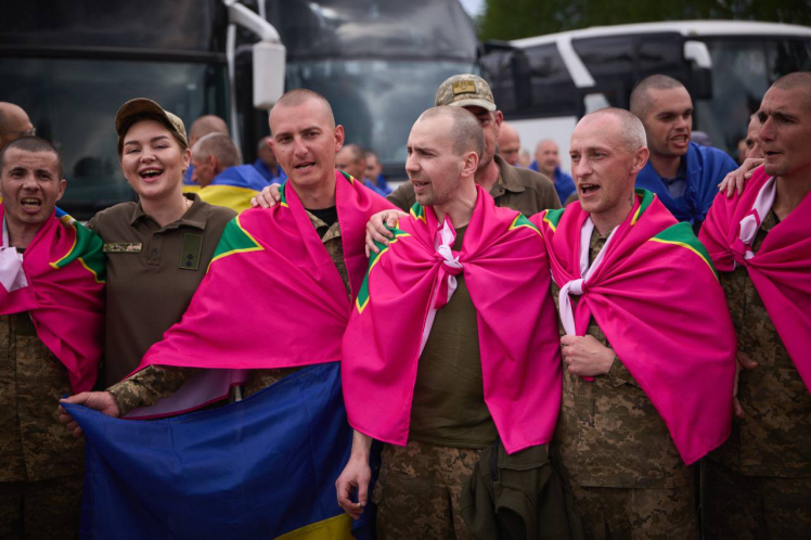 Україна та Росія продовжили обмін полоненими: додому повернулися 307 захисників (фото)
