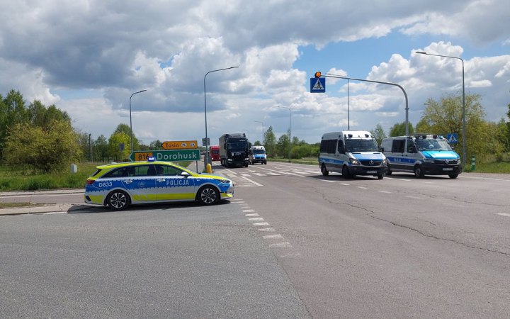 МЗС України закликало Польщу розблокувати вантажний рух на кордоні біля пункту пропуску «Дорогуськ»