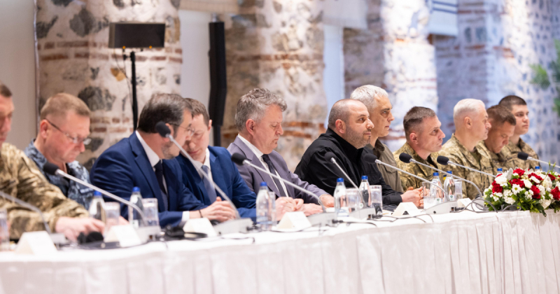 Україна включила до меморандуму про перемирʼя припинення вогню на суші, на морі та в повітрі – NYT