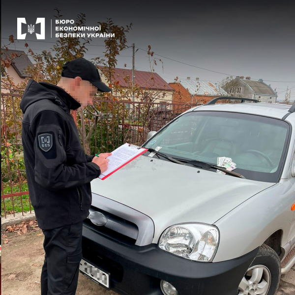 Автомобілі для перепродажу маскували під допомогу ЗСУ
