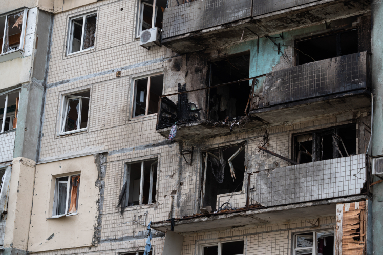 Київ оговтується після нічного удару Росії: фоторепортаж