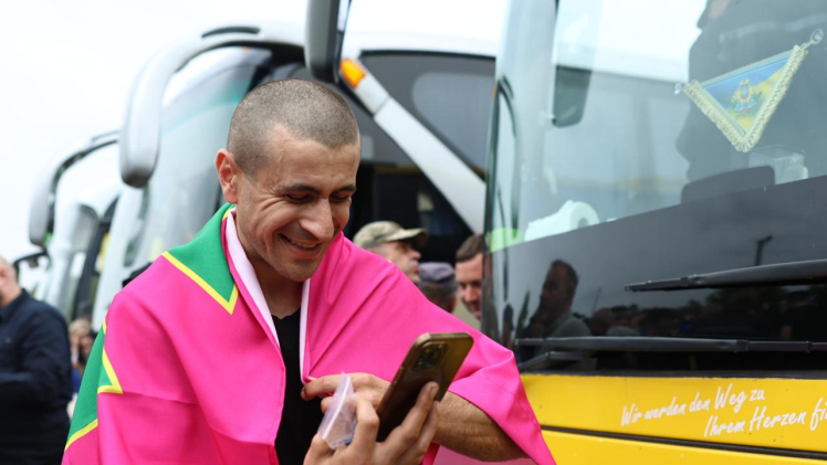 Третій обмін полоненими. Додому повернулися ще 303 українських захисників (фото, відео)