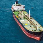 Підсанкційні судна транспортують російську нафту на індійські НПЗ попри обіцянки Індії їх блокувати – Bloomberg