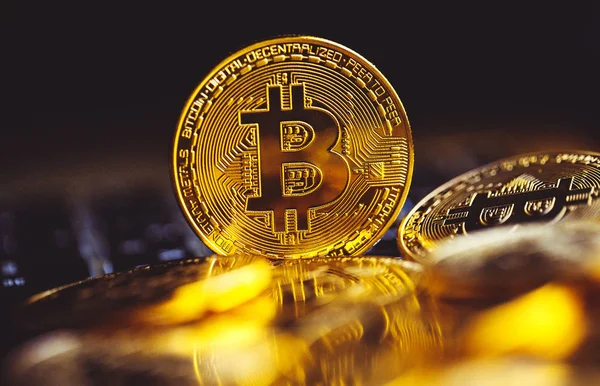 Біткоїн пробив позначку у $107 000 вперше з кінця січня