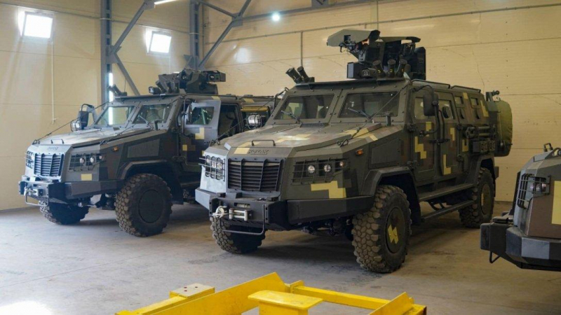 Бронеавтомобілі “тікають”‎ з України: чи варто переживати за ОПК